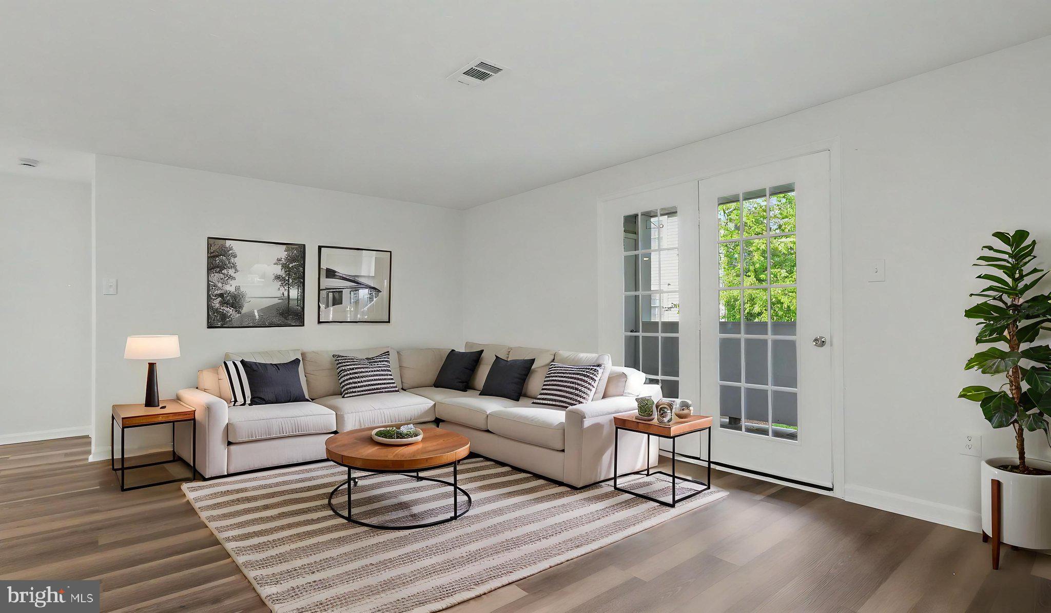 WATERS EDGE AT NORTH LAKE - Residential