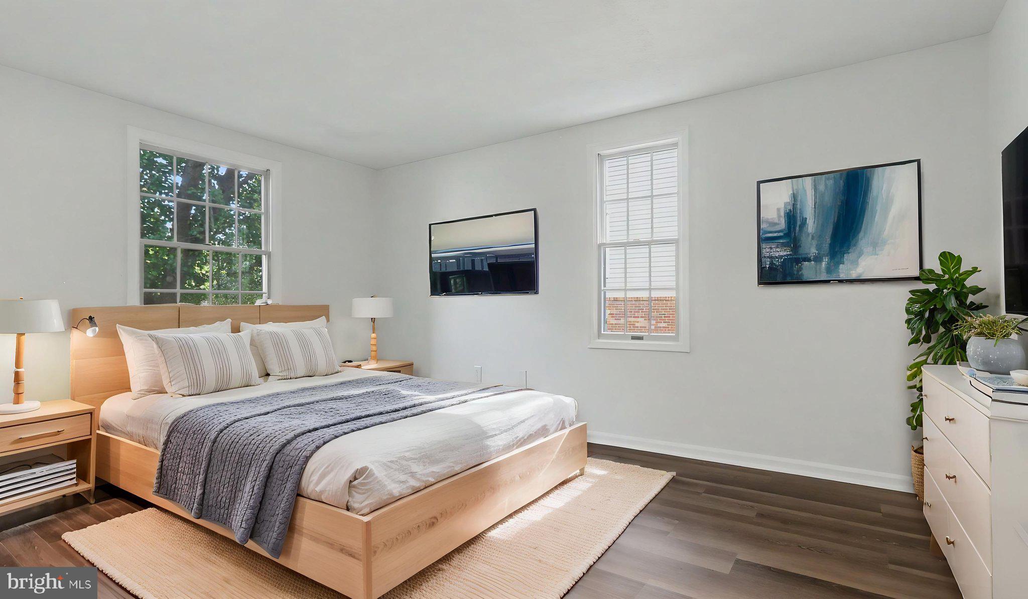 WATERS EDGE AT NORTH LAKE - Residential