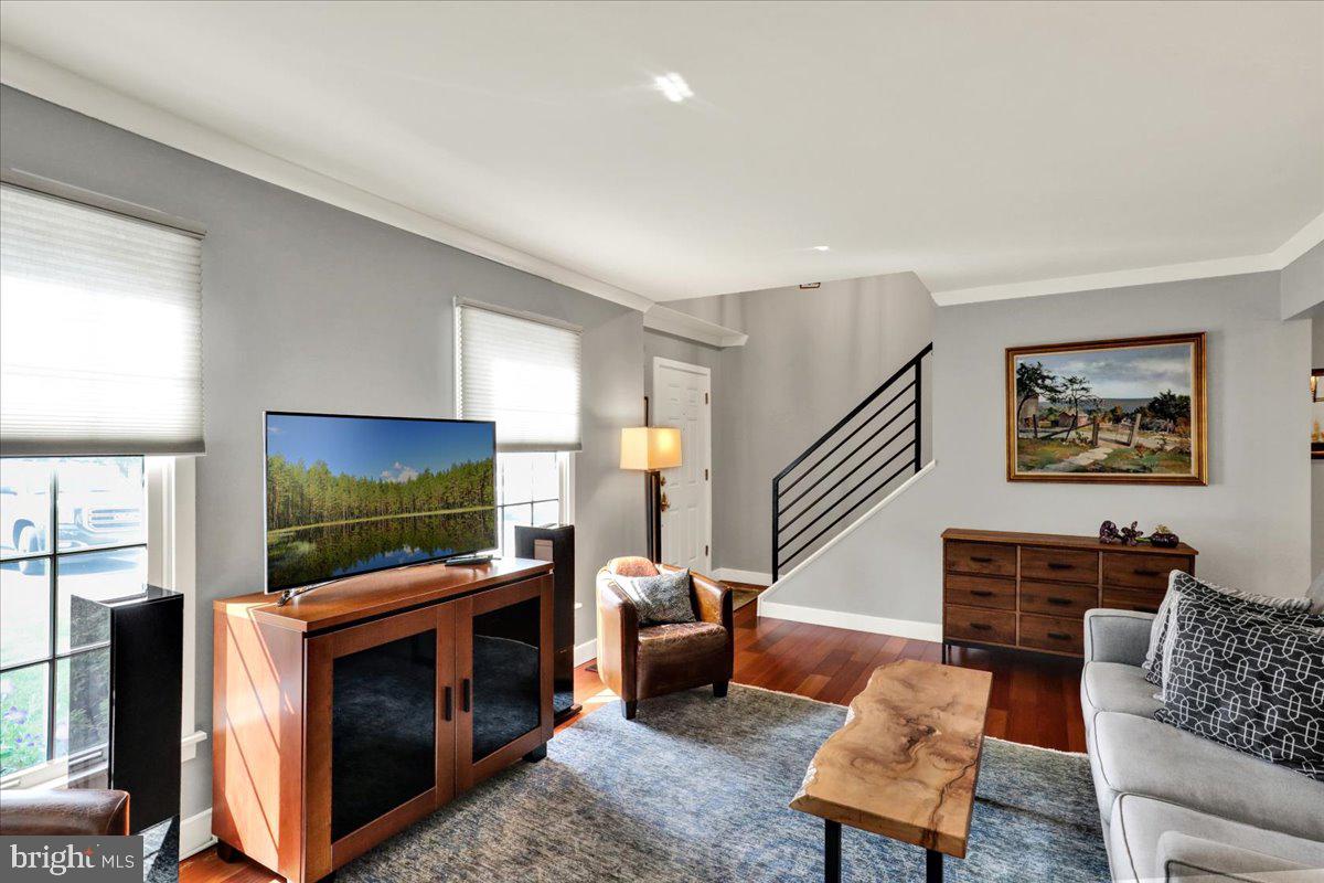 BEACON COURT - Residential