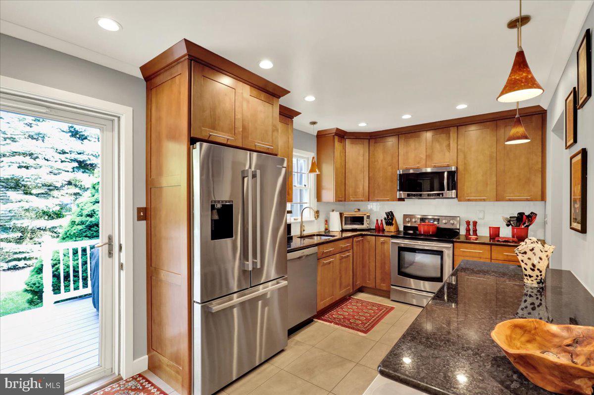 BEACON COURT - Residential