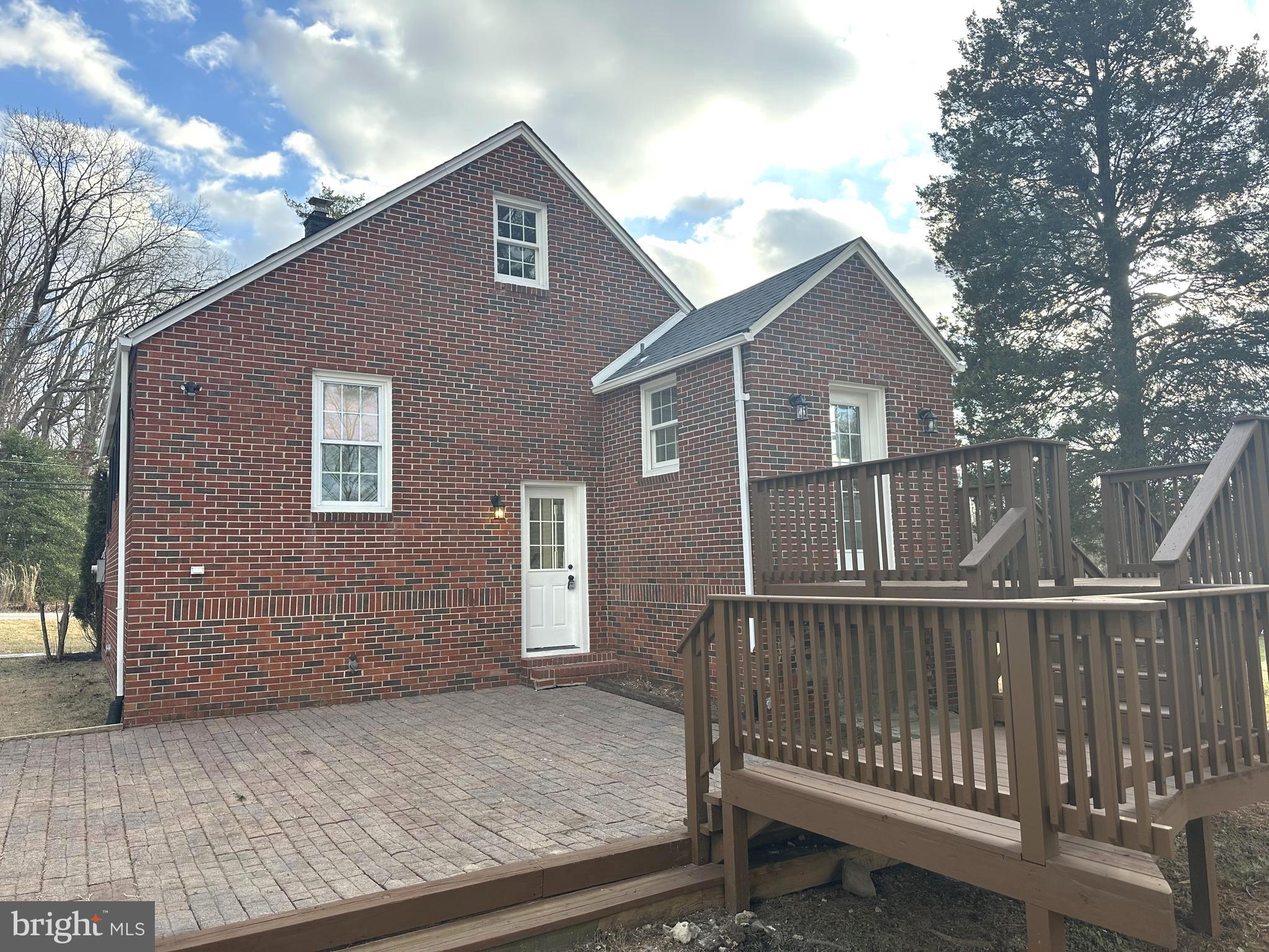 MIDDLE RIVER - Residential