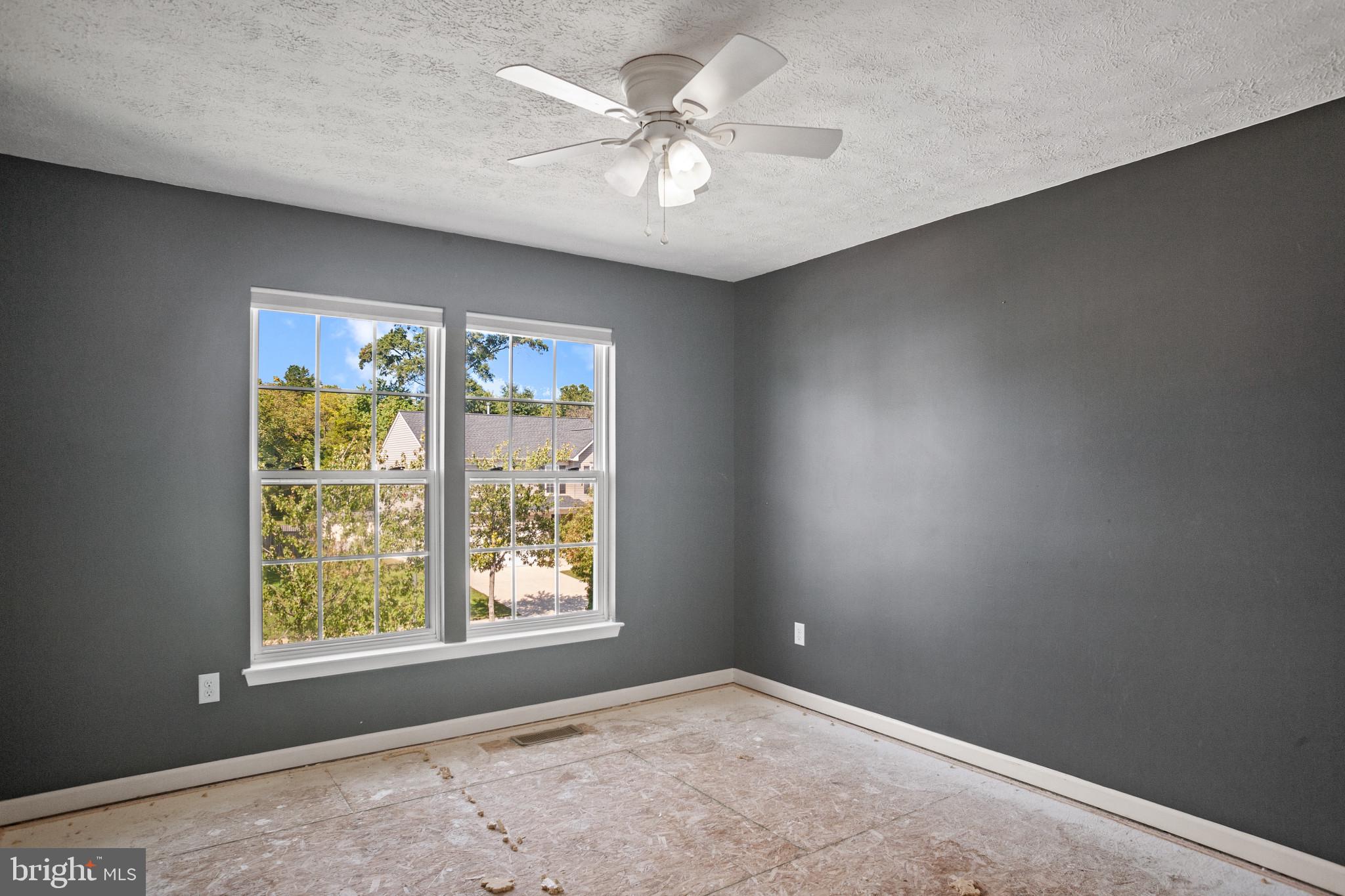 SAVANNAH OVERLOOK - Residential