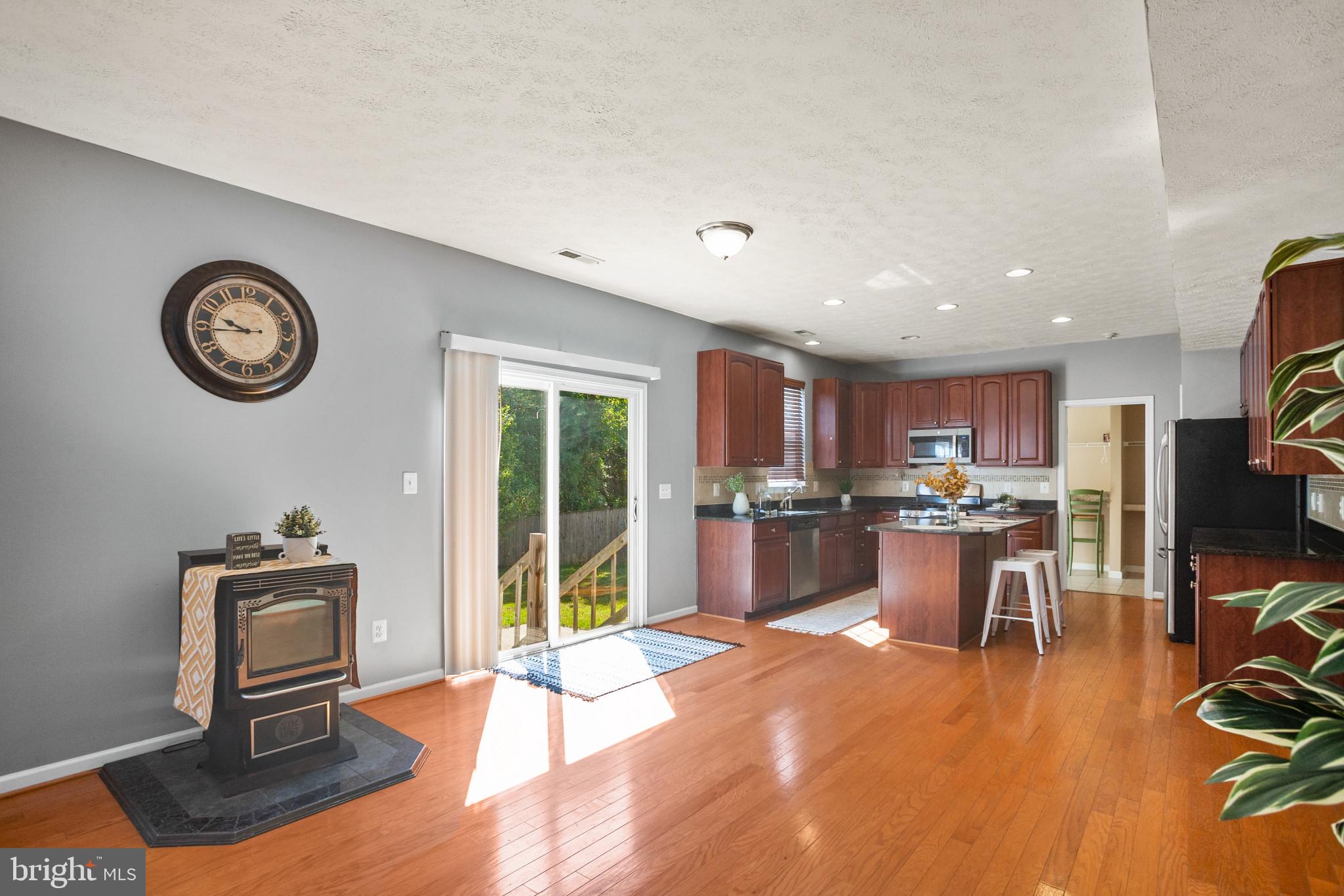 SAVANNAH OVERLOOK - Residential