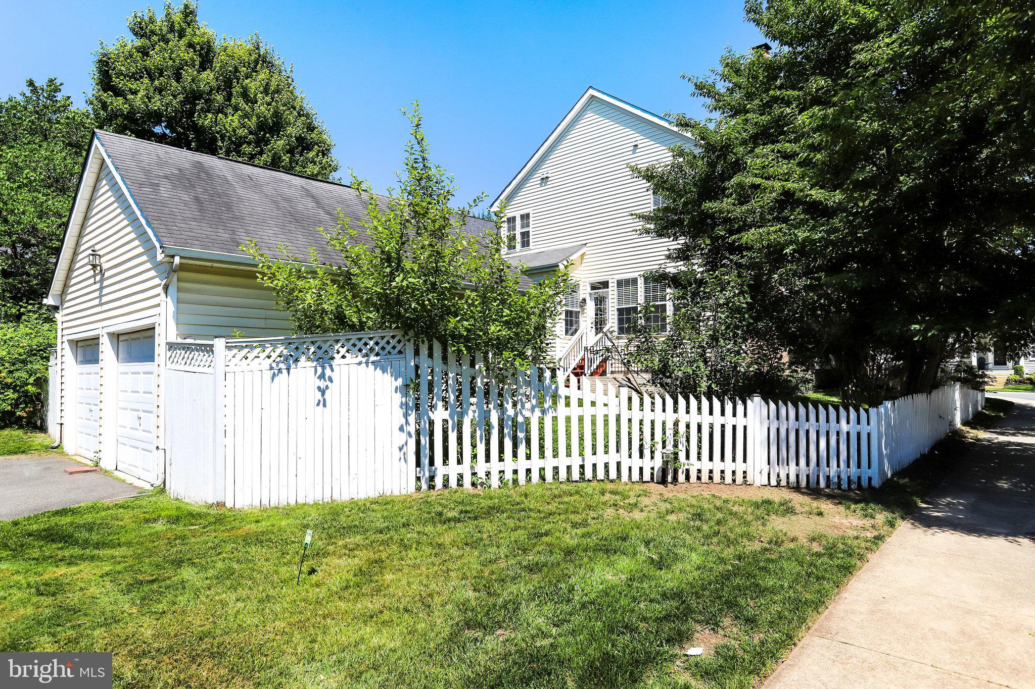 BELMONT GREENE - Residential