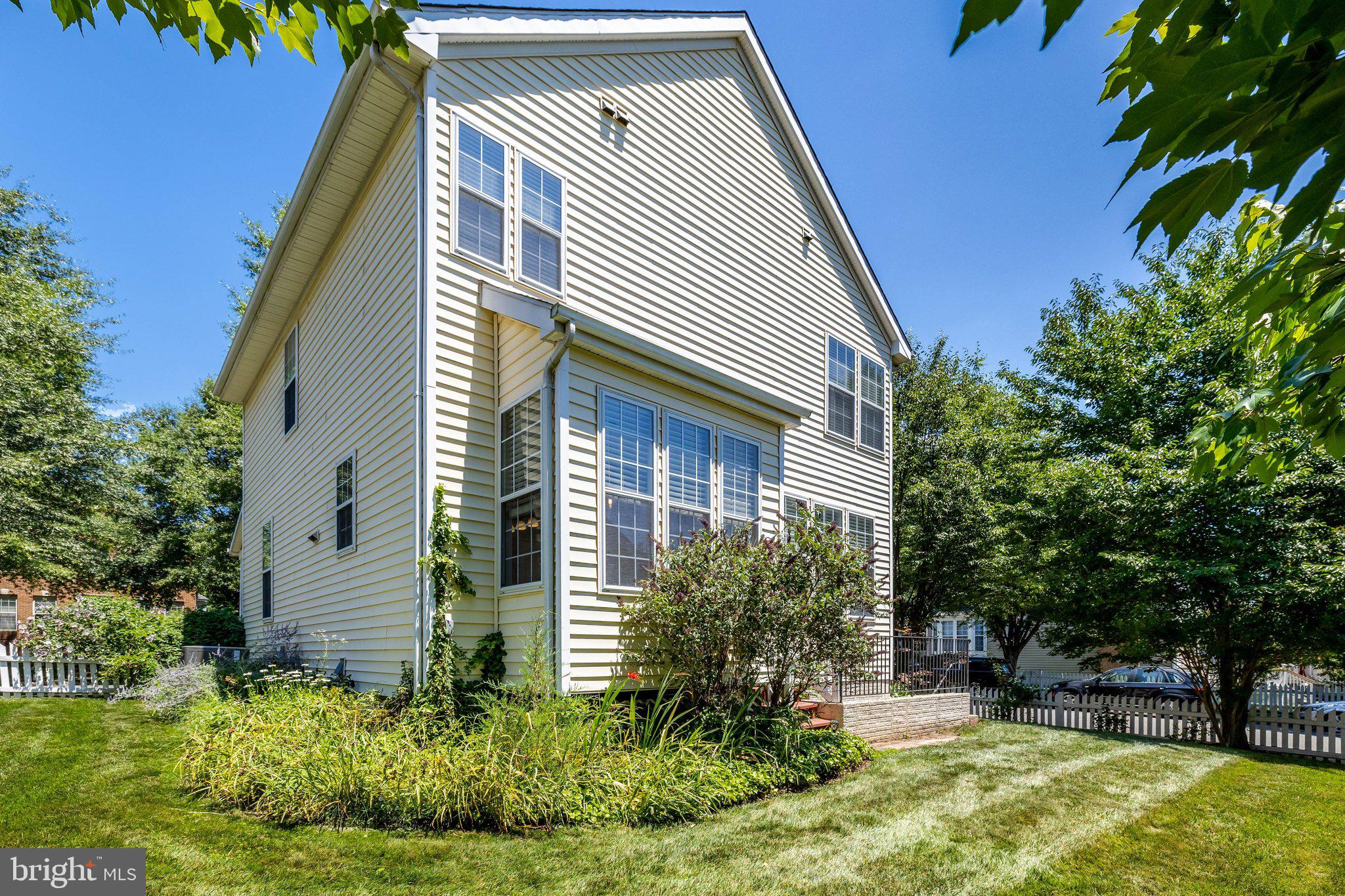 BELMONT GREENE - Residential