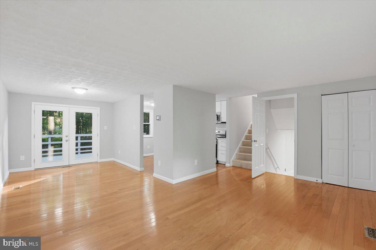 RESTON - Residential