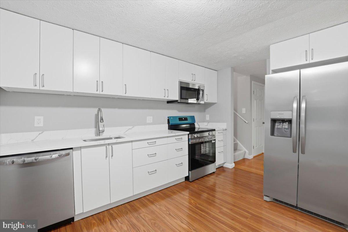 RESTON - Residential
