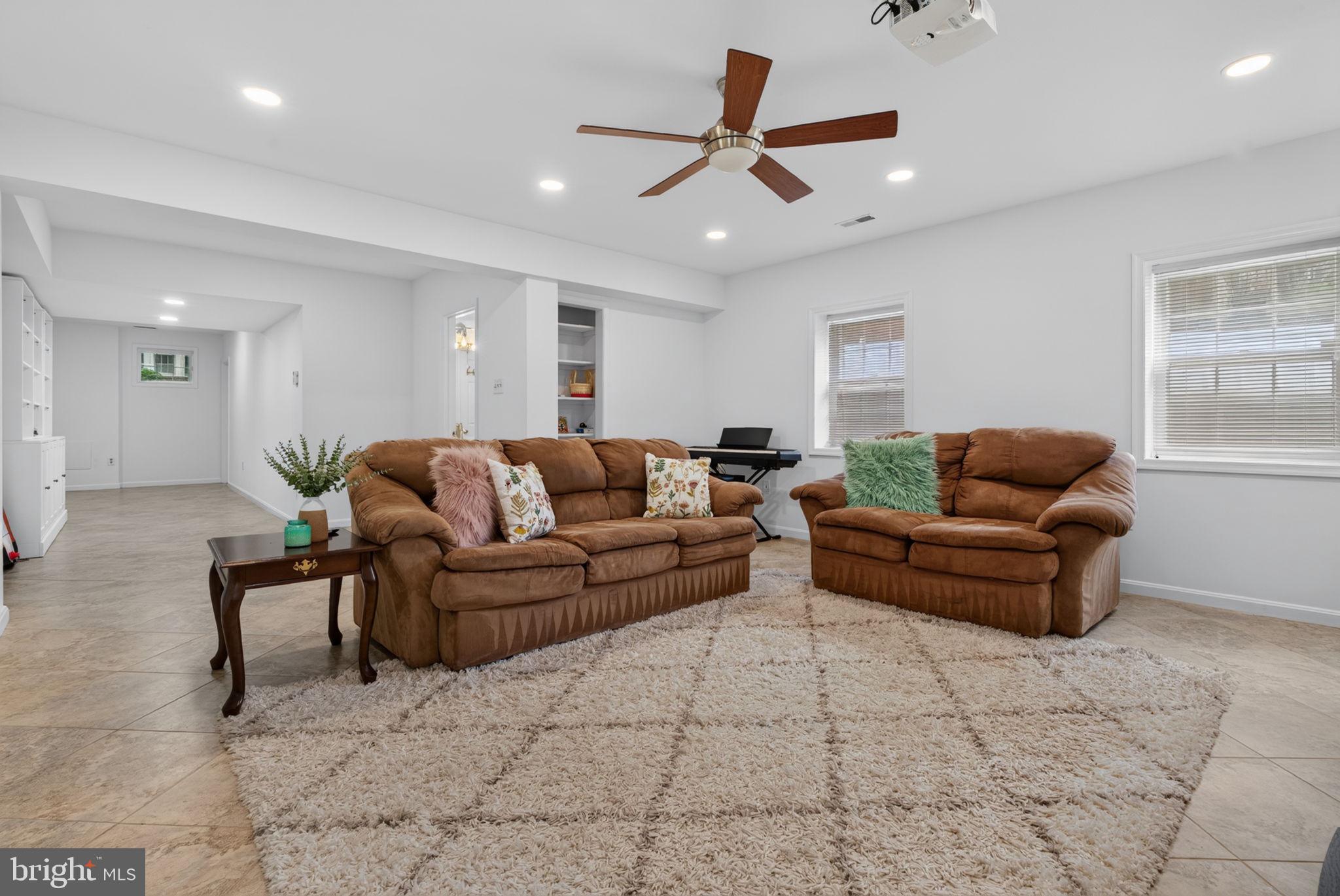 KENTLANDS - Residential