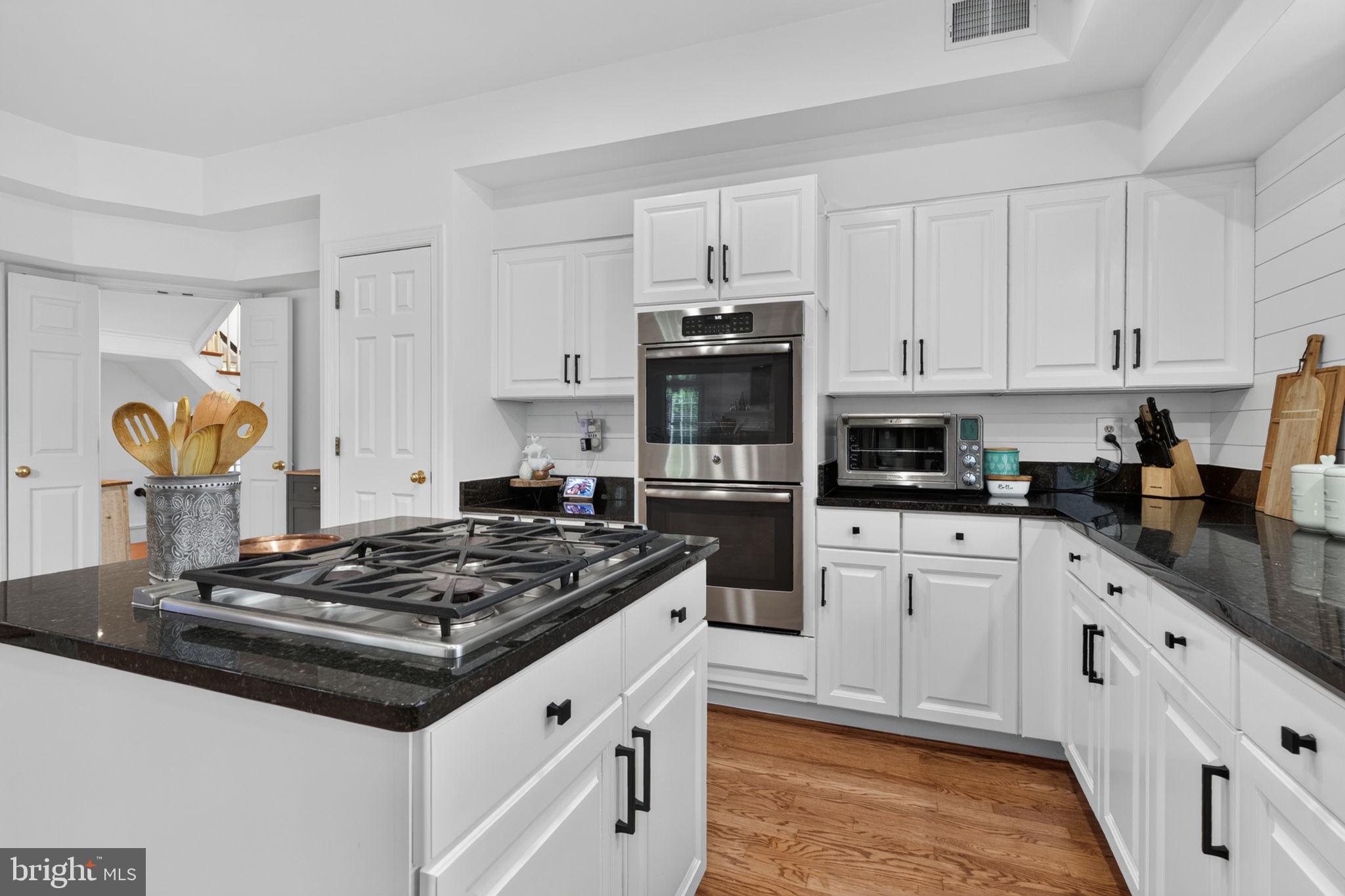 KENTLANDS - Residential