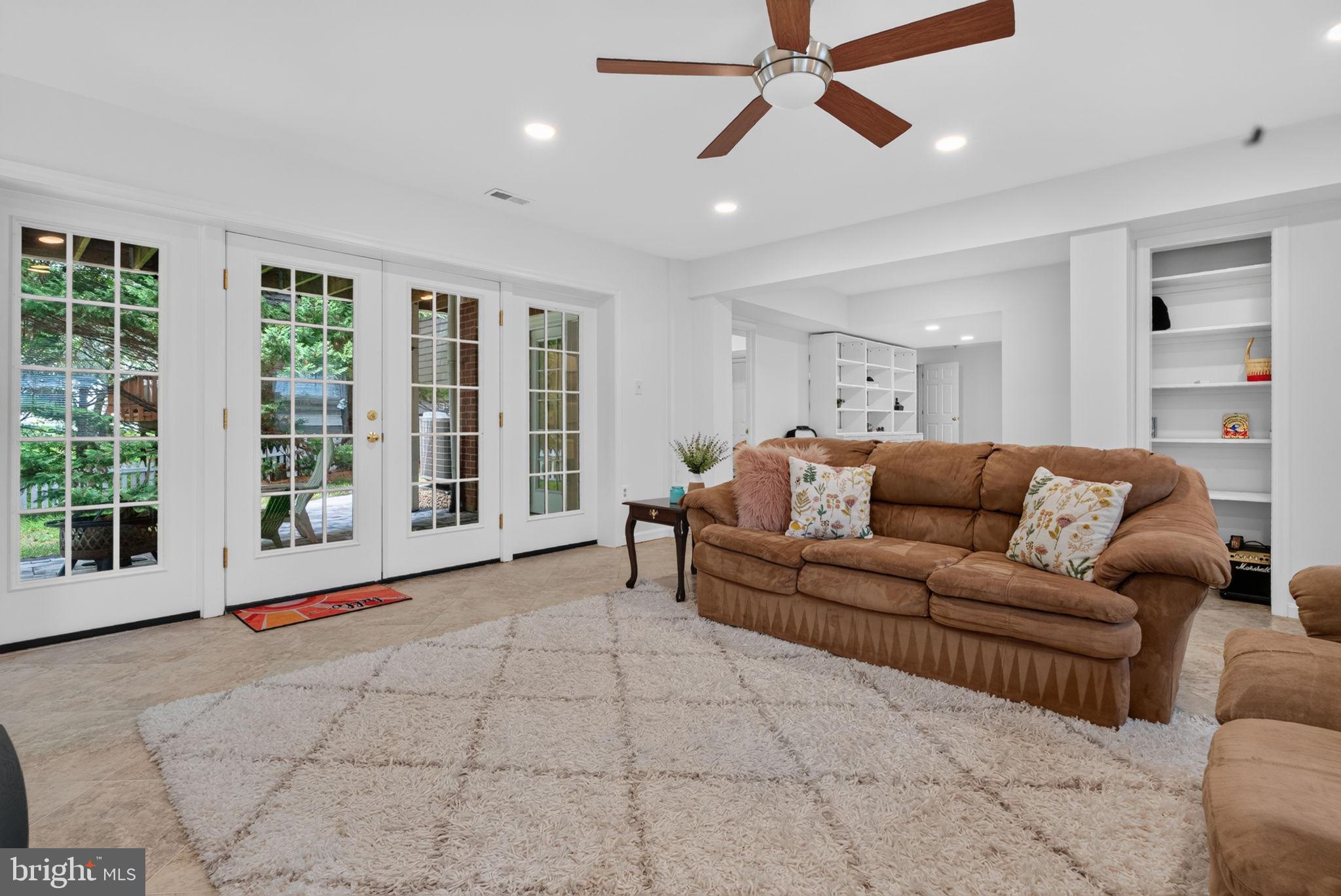 KENTLANDS - Residential