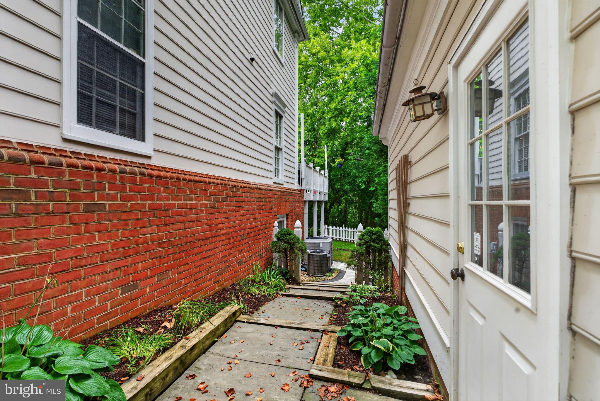 KENTLANDS - Residential