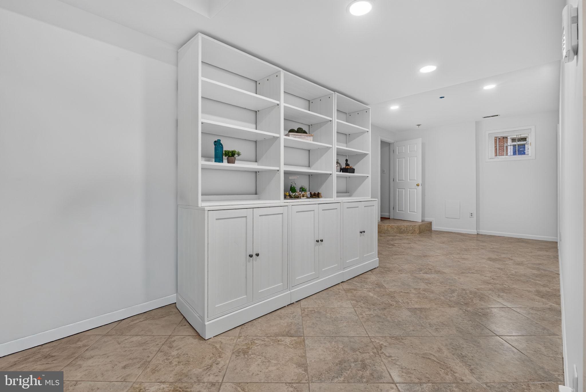 KENTLANDS - Residential
