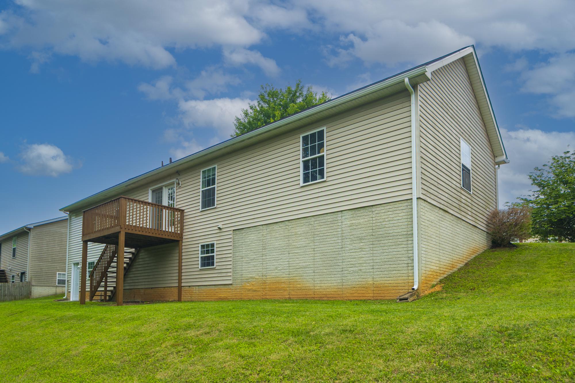 RIDGEFIELD - Residential