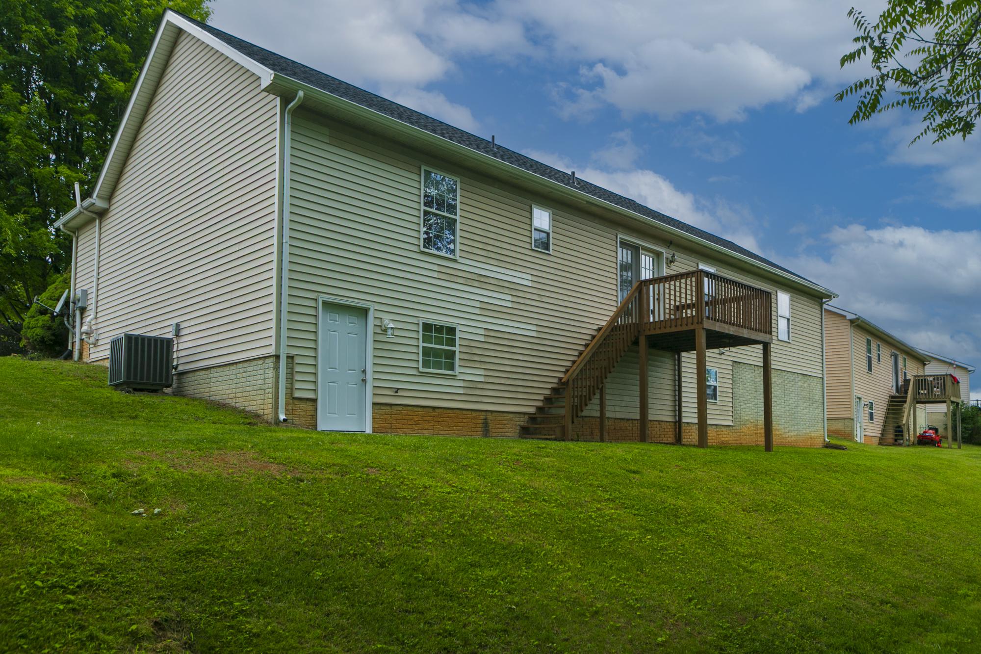 RIDGEFIELD - Residential