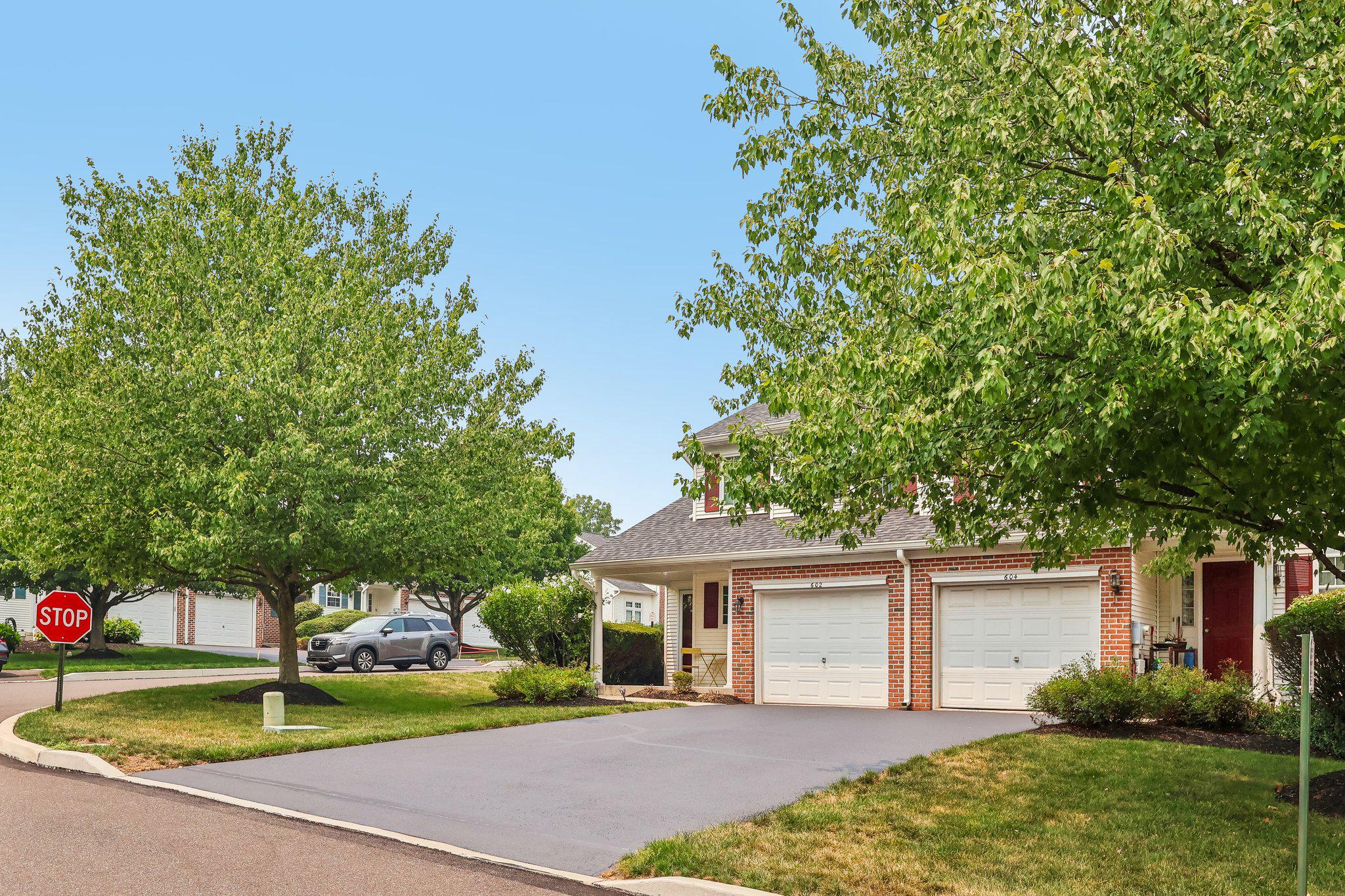 LINFIELD KNOLL - Residential