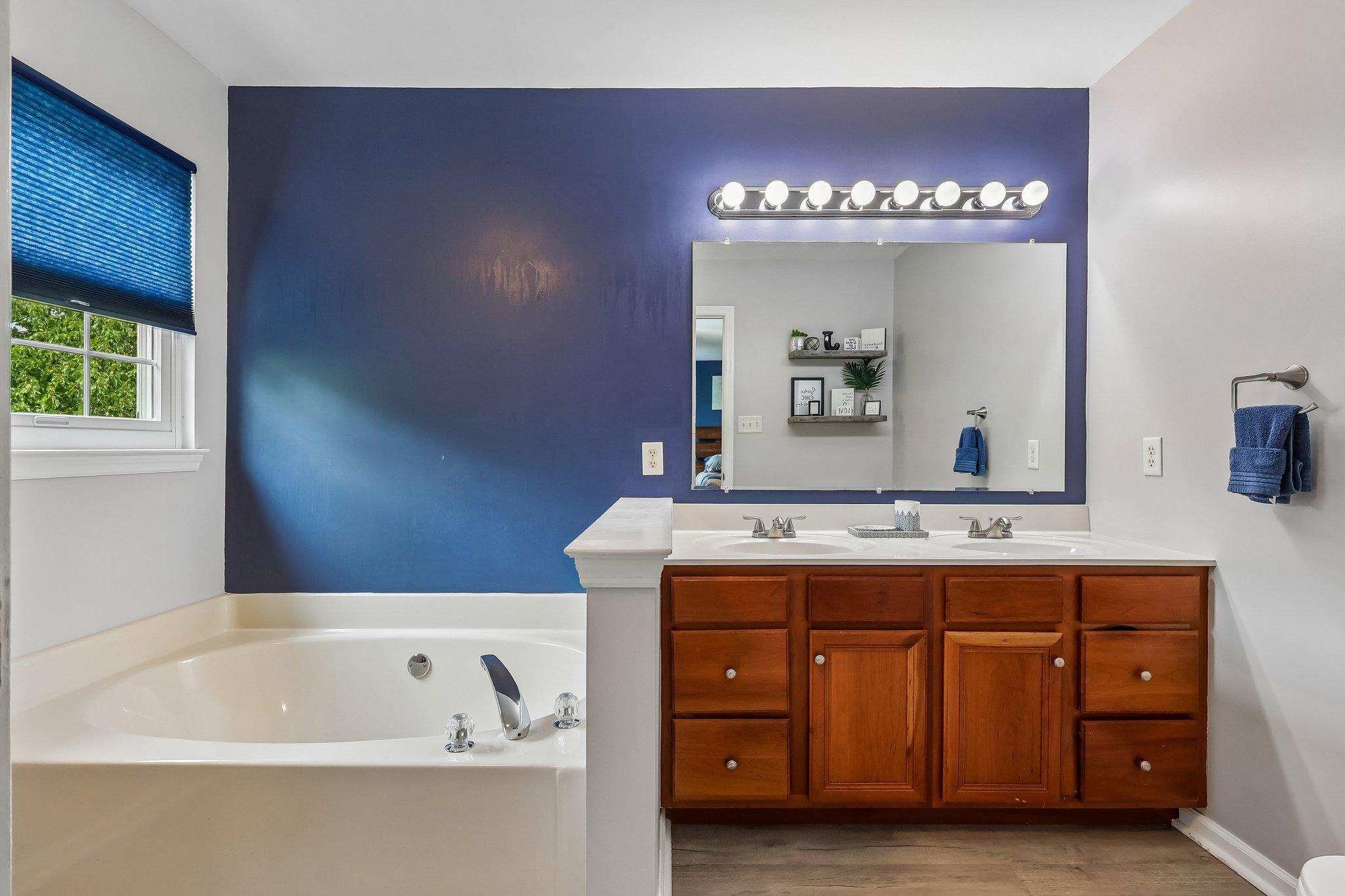 LINFIELD KNOLL - Residential
