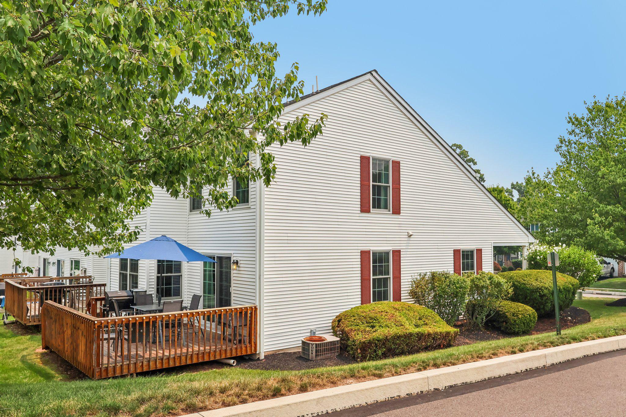 LINFIELD KNOLL - Residential