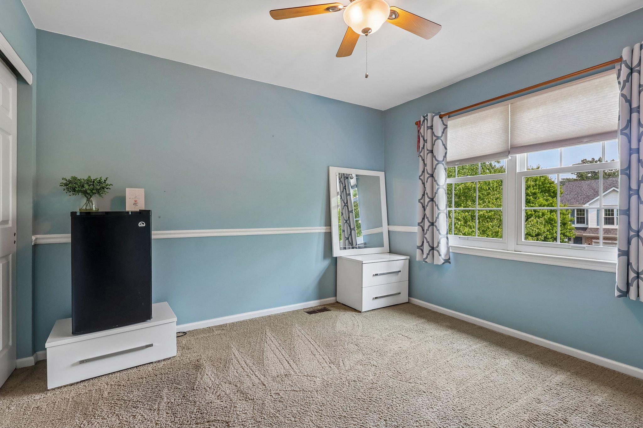 LINFIELD KNOLL - Residential