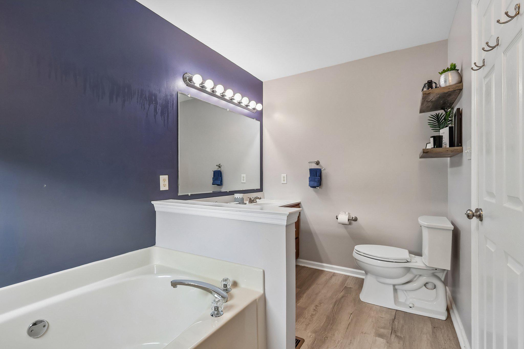 LINFIELD KNOLL - Residential