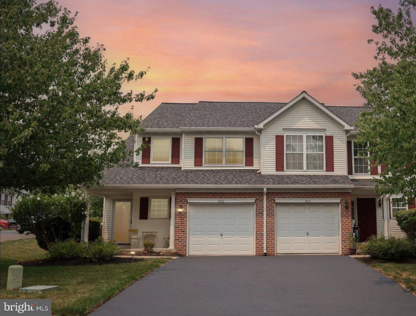LINFIELD KNOLL - Residential