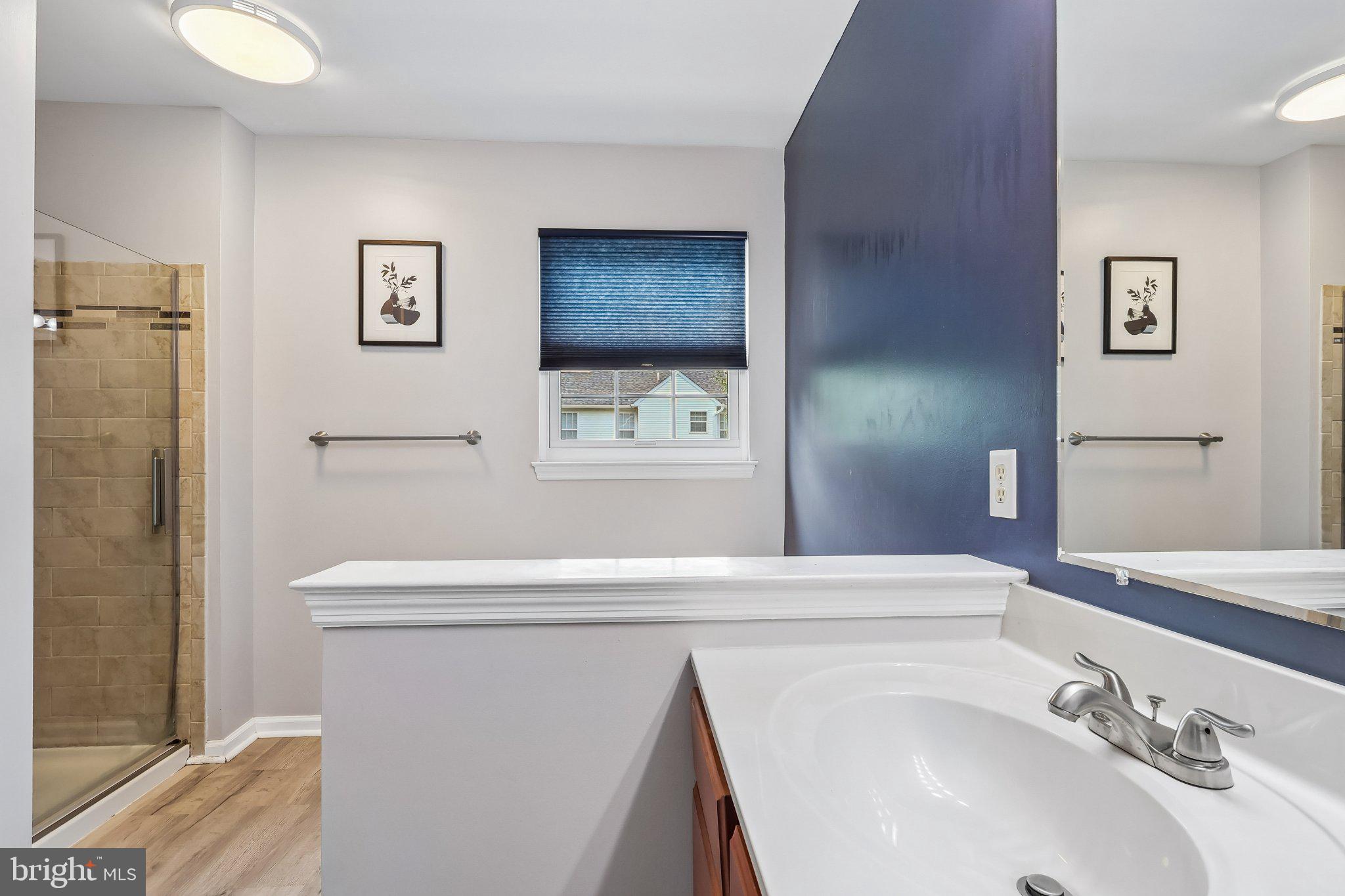 LINFIELD KNOLL - Residential