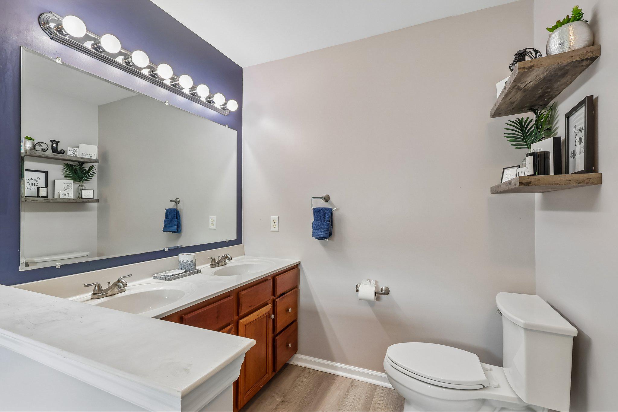 LINFIELD KNOLL - Residential