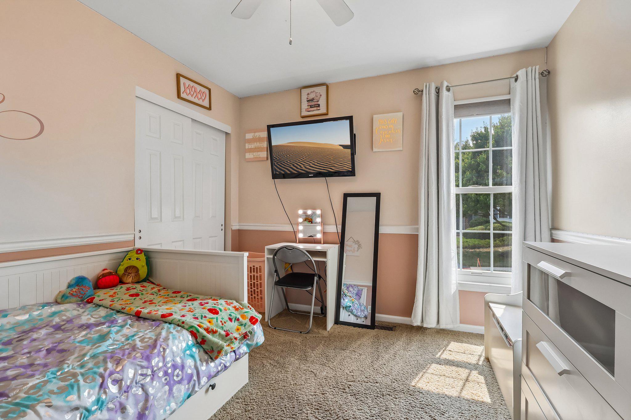 LINFIELD KNOLL - Residential