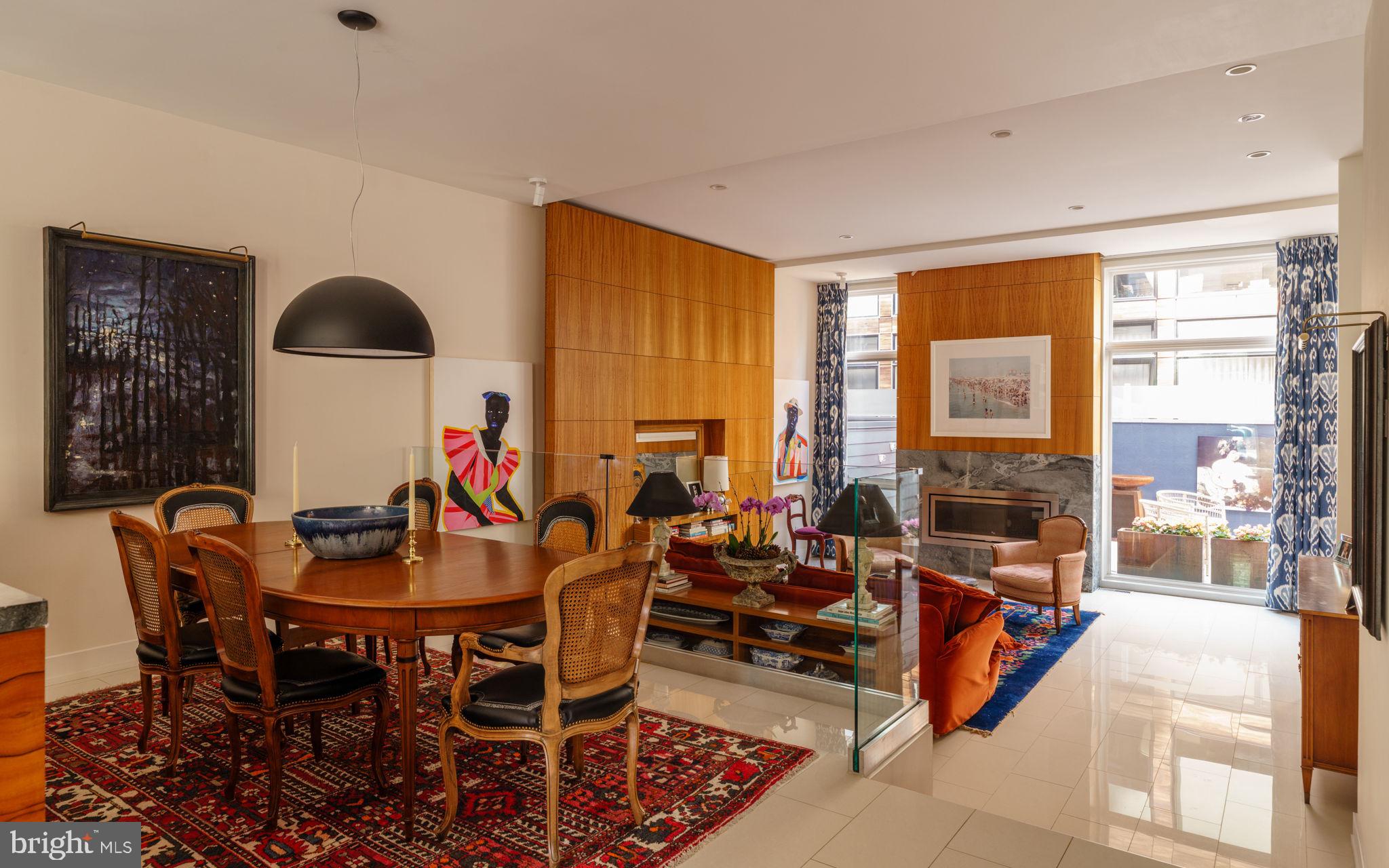 LOGAN SQUARE - Residential