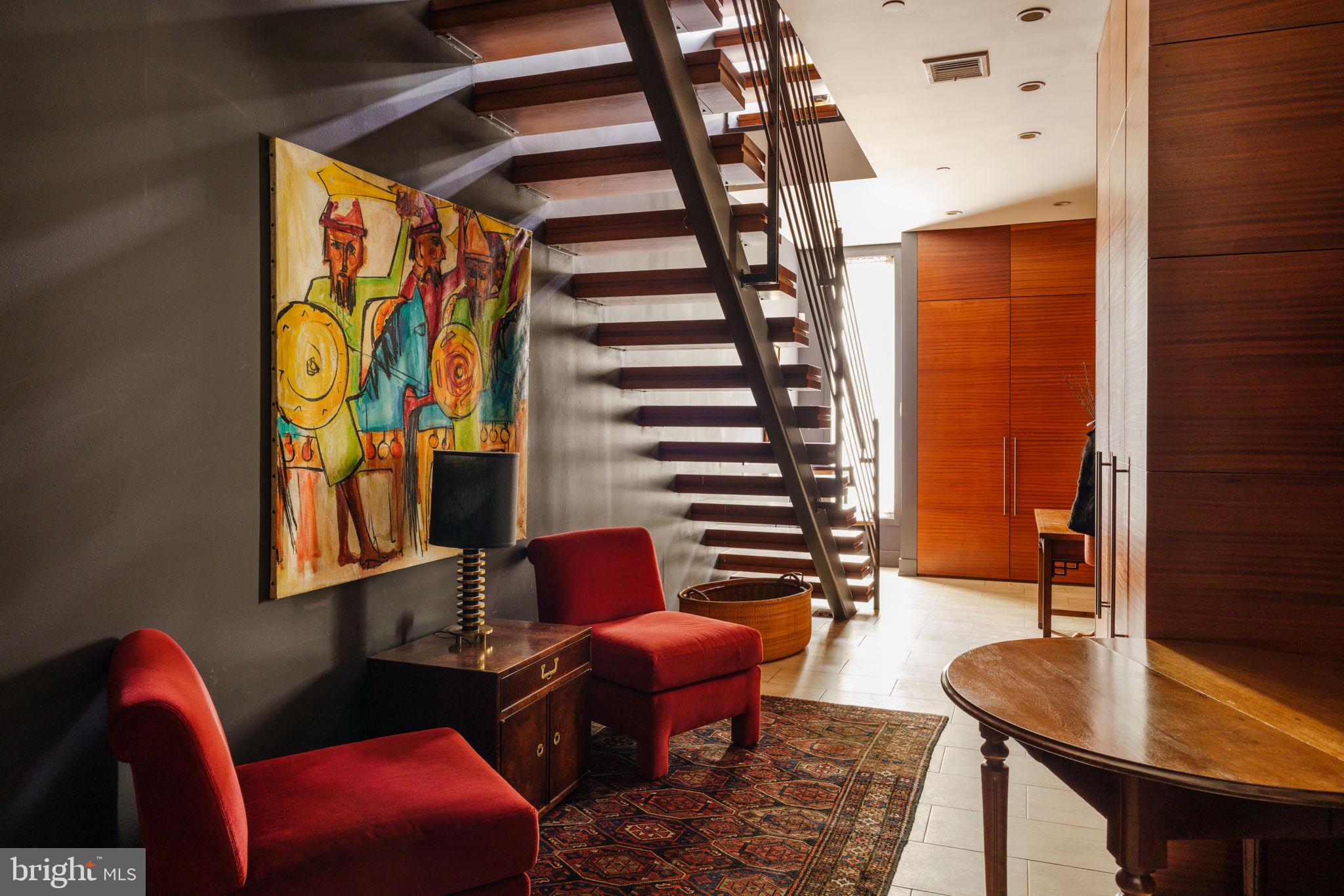 LOGAN SQUARE - Residential