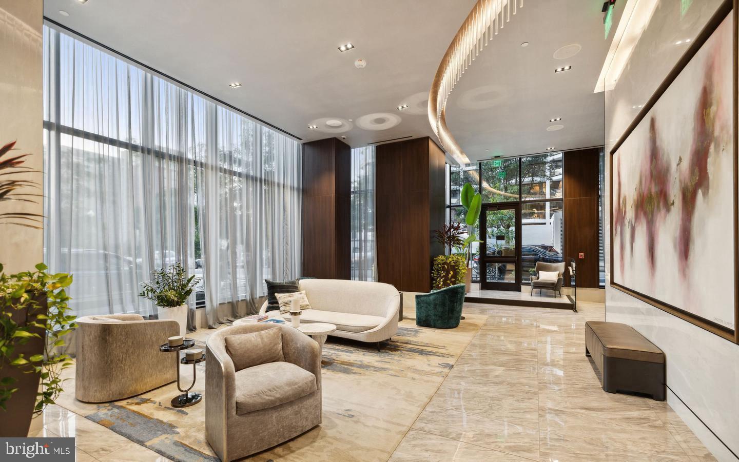 ROSSLYN - Residential