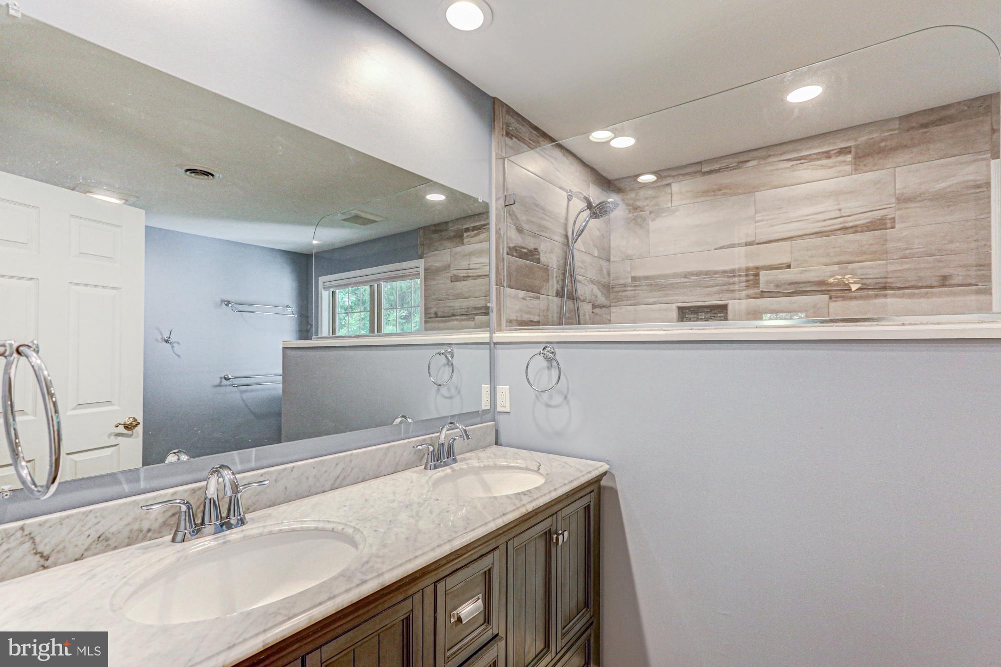 STONEGATE - Residential