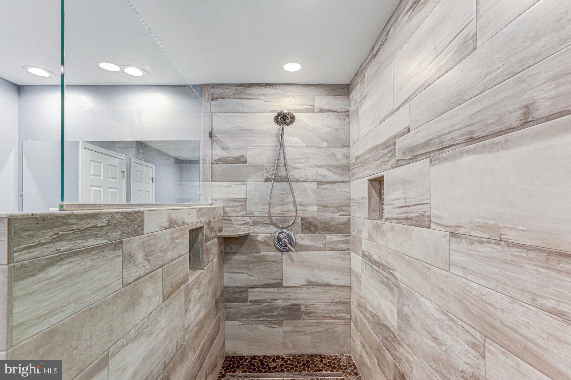 STONEGATE - Residential