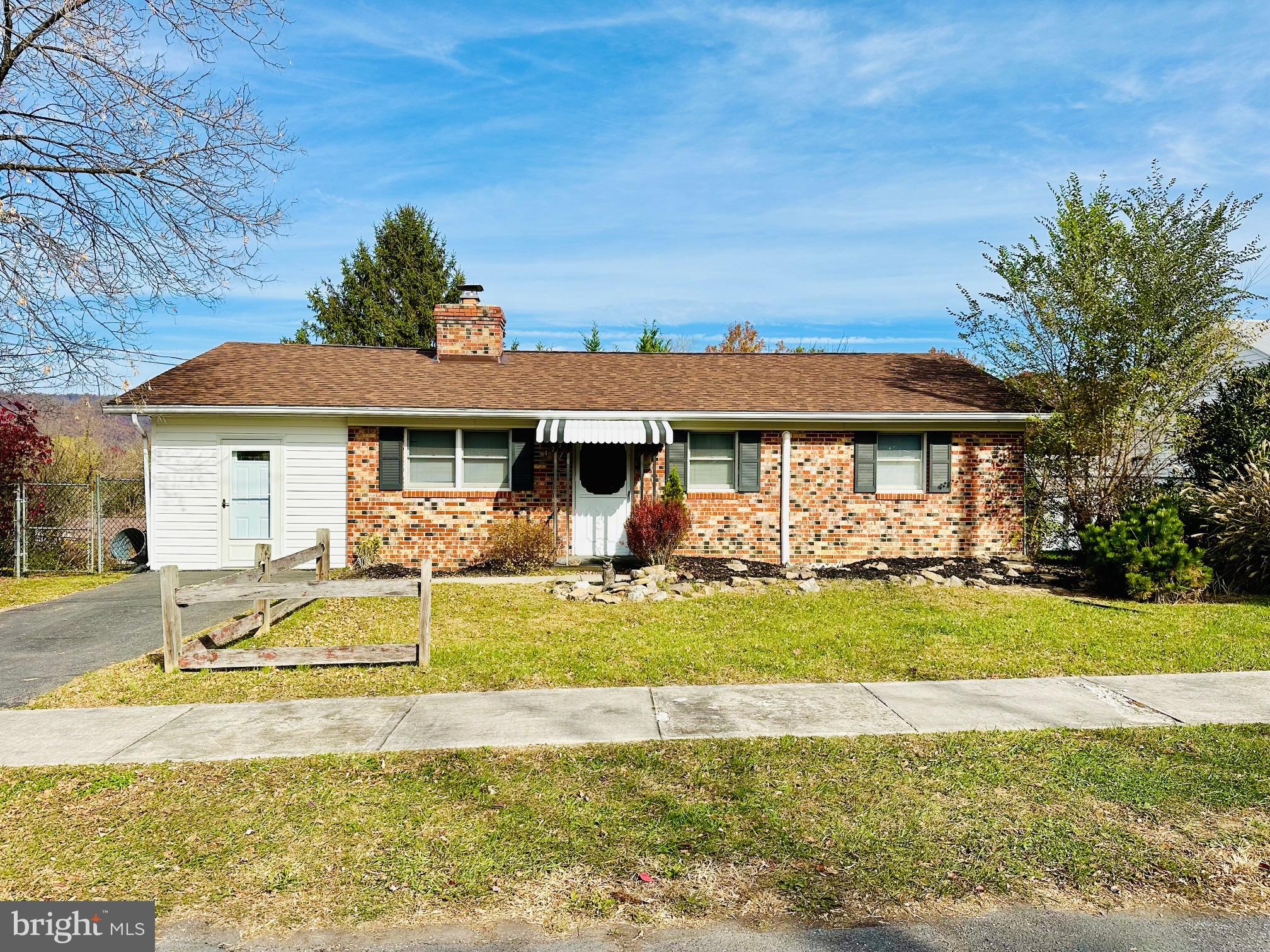 TOWN OF ROMNEY - Residential