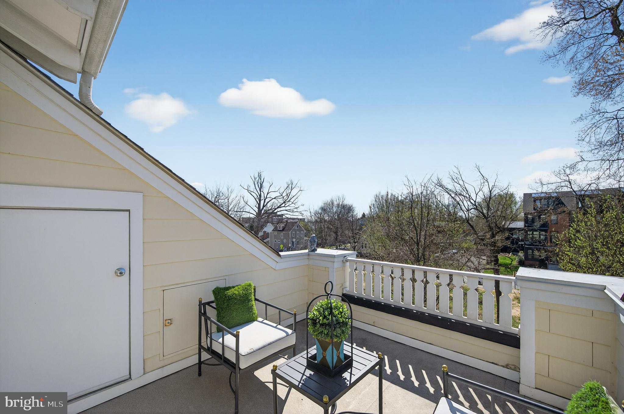 CLARENDON PARK - Residential