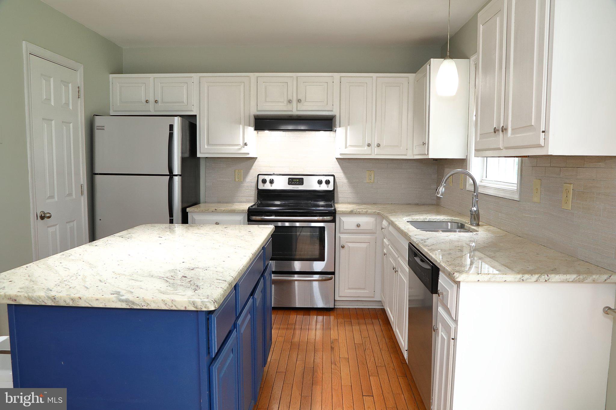 MAYTOWN VILLAGE SQUARE - Residential