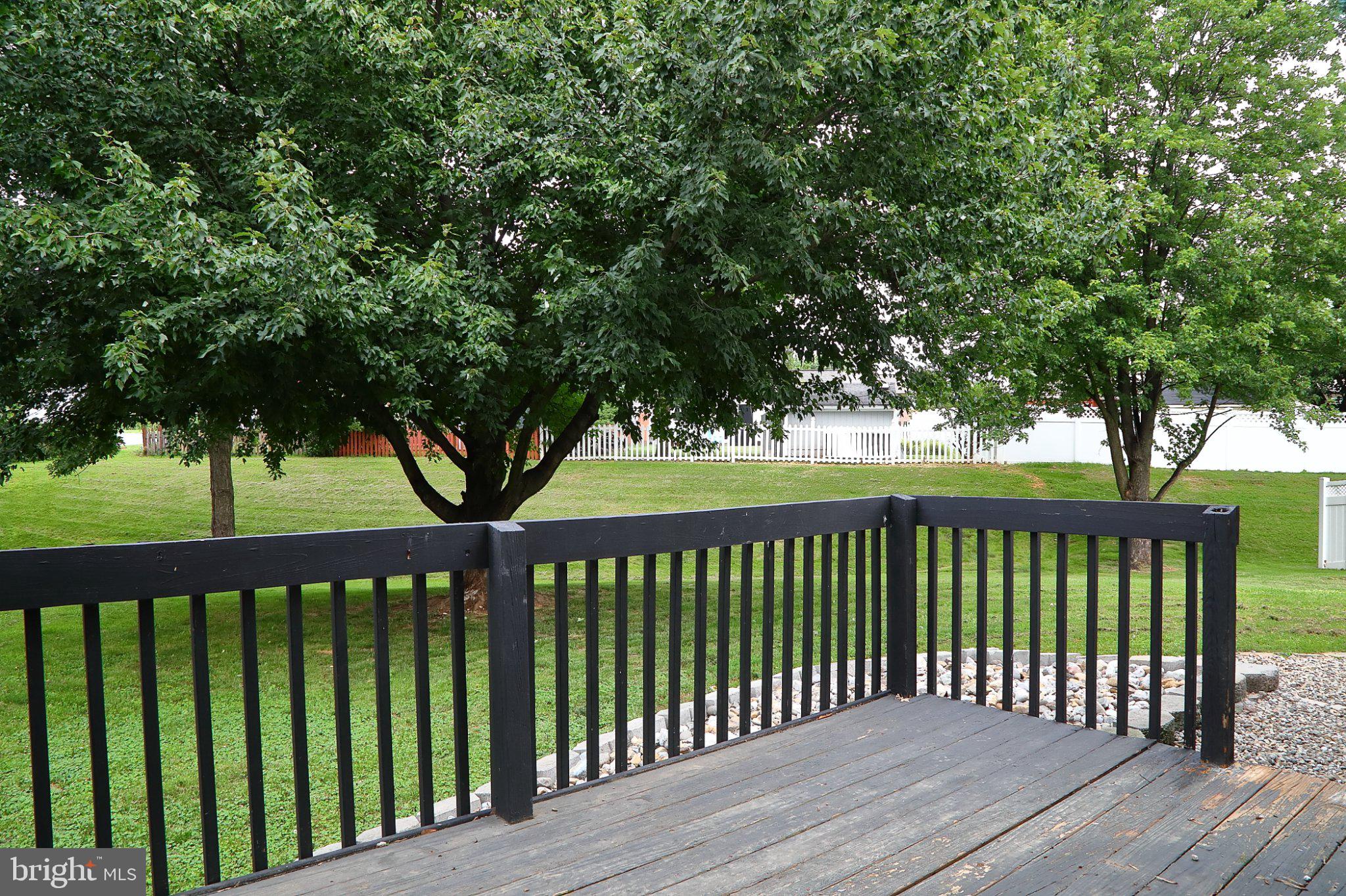 MAYTOWN VILLAGE SQUARE - Residential