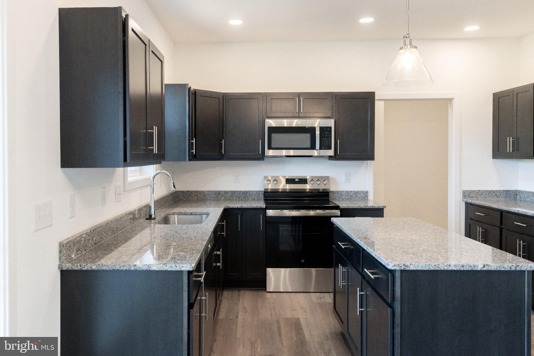 ROCKVILLE ESTATES - Residential