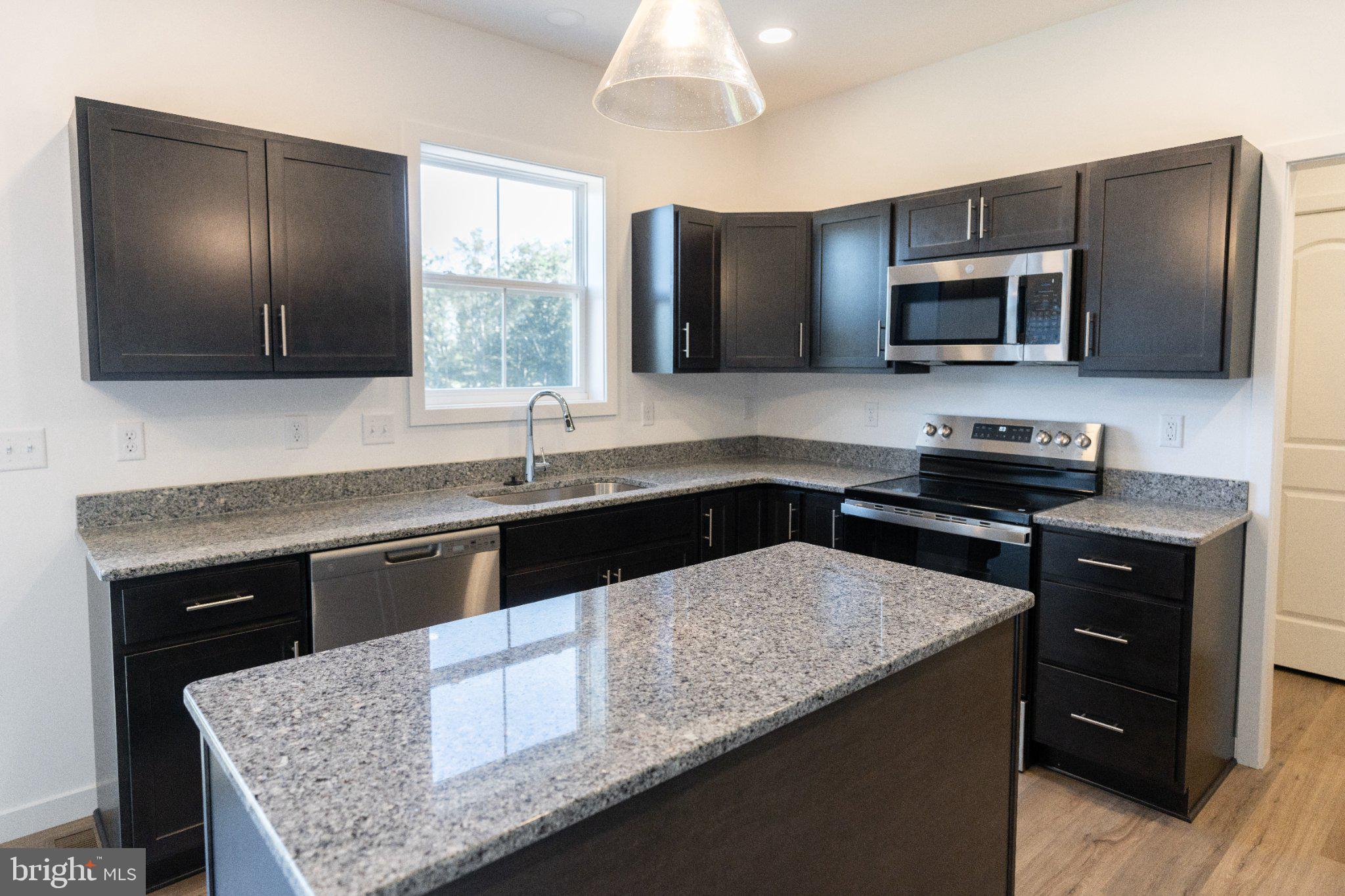 ROCKVILLE ESTATES - Residential