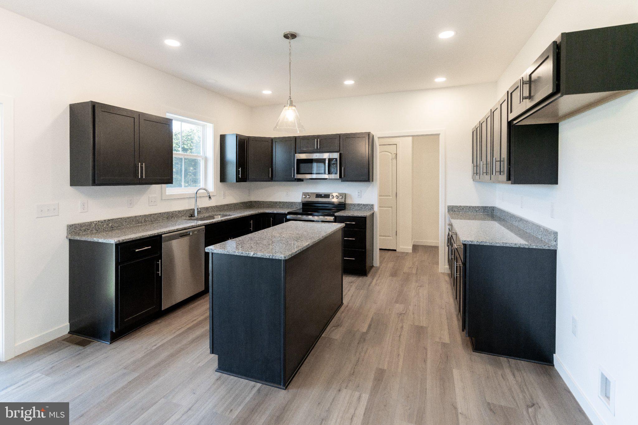 ROCKVILLE ESTATES - Residential