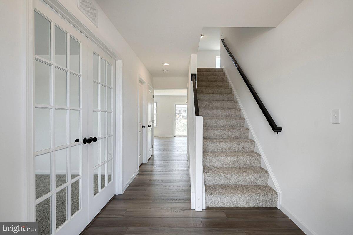 STONE MILL ESTATES - Residential