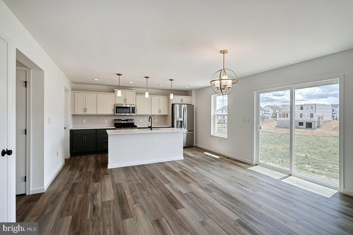STONE MILL ESTATES - Residential