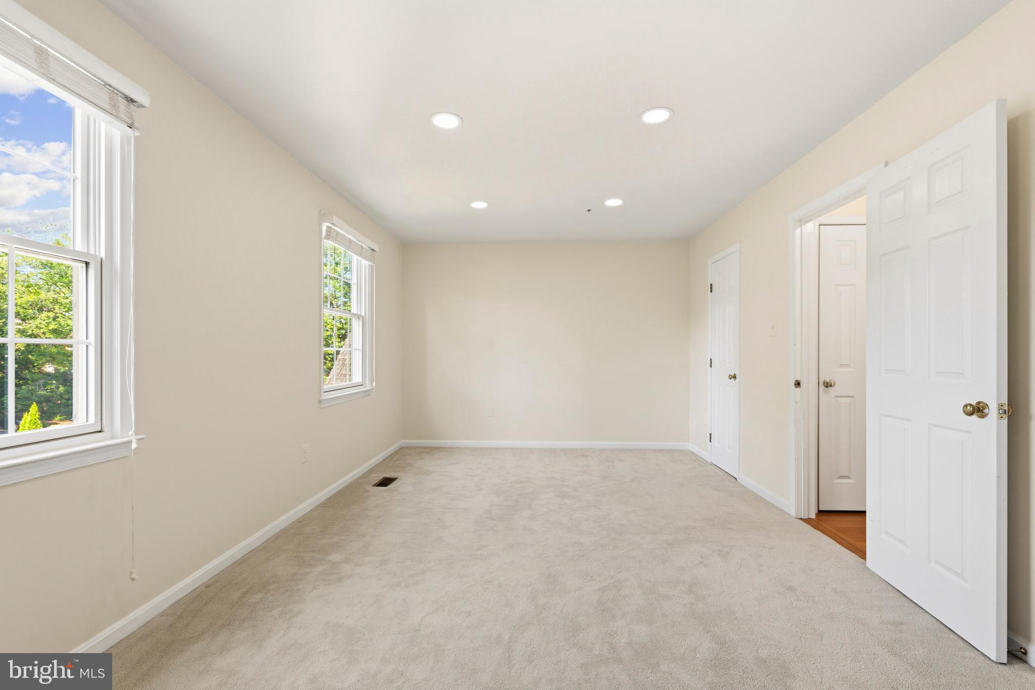 KENTLANDS - Residential