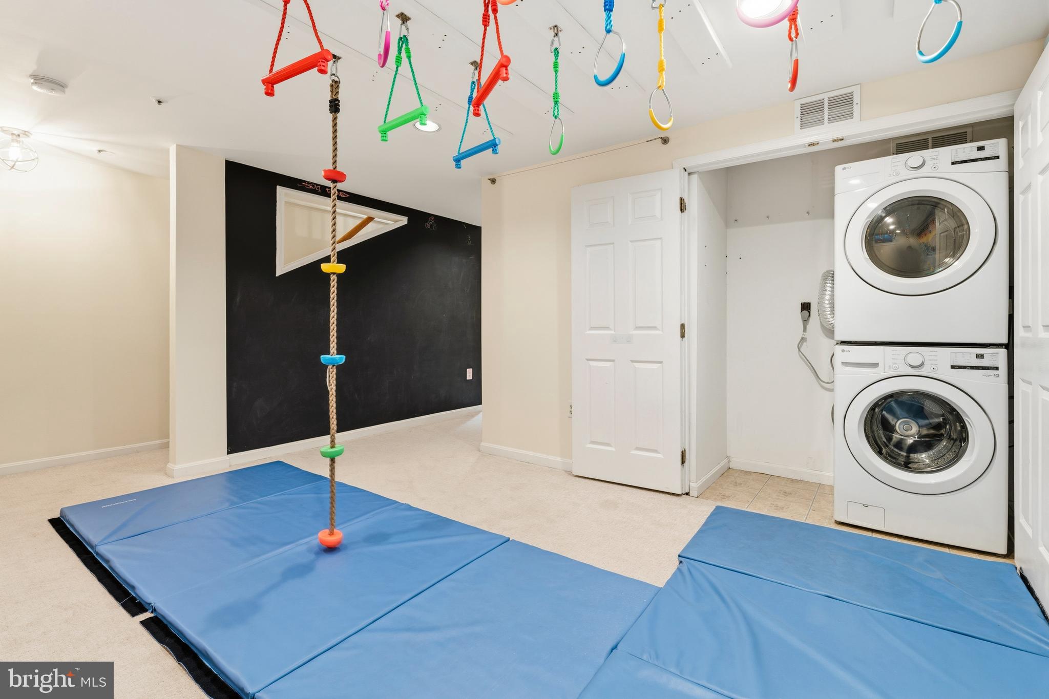 KENTLANDS - Residential