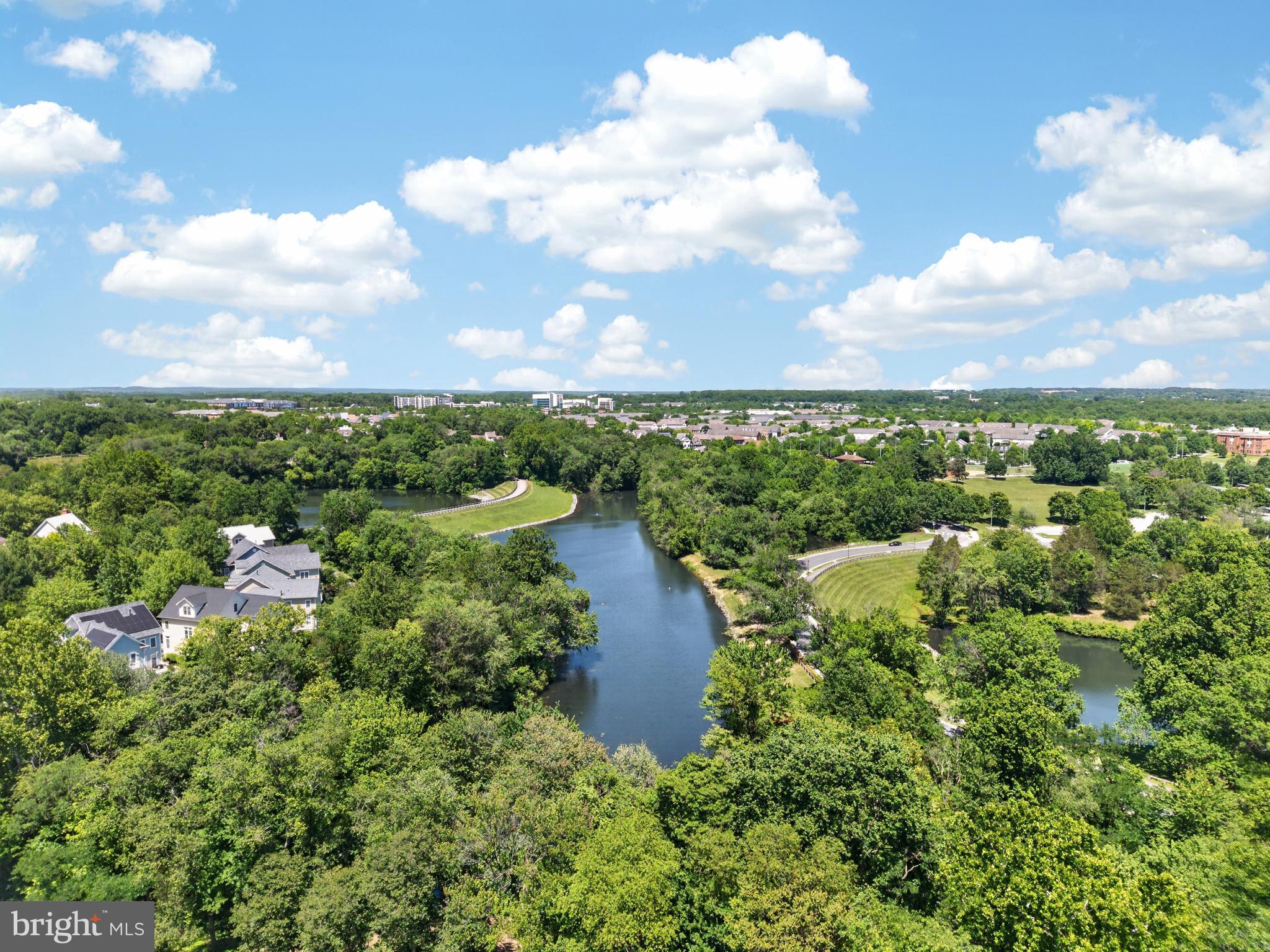 KENTLANDS - Residential