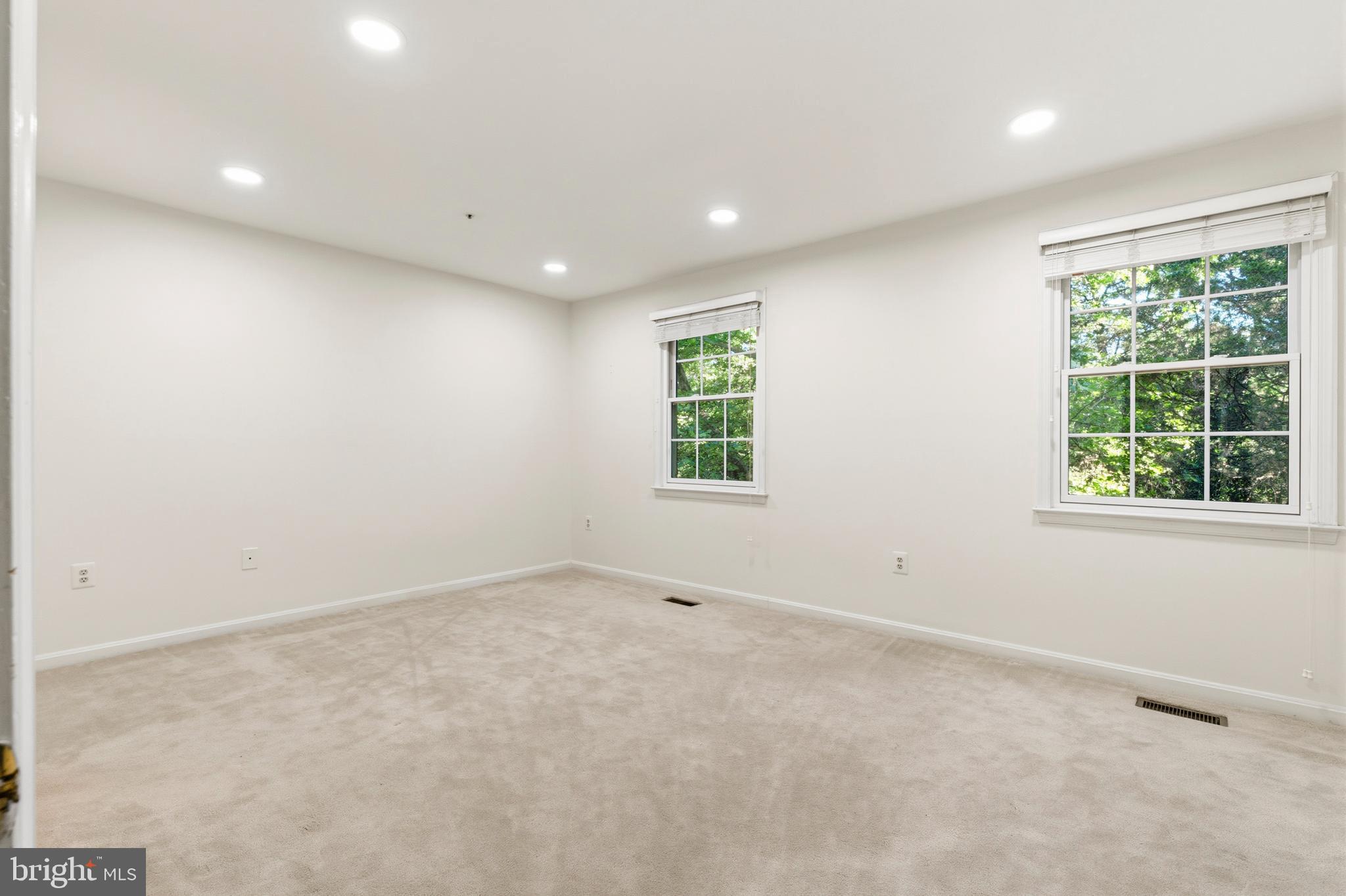 KENTLANDS - Residential