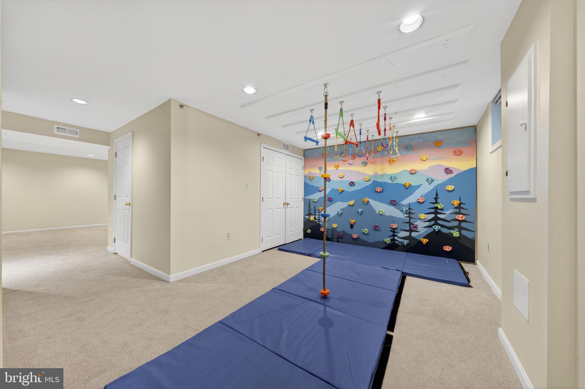 KENTLANDS - Residential