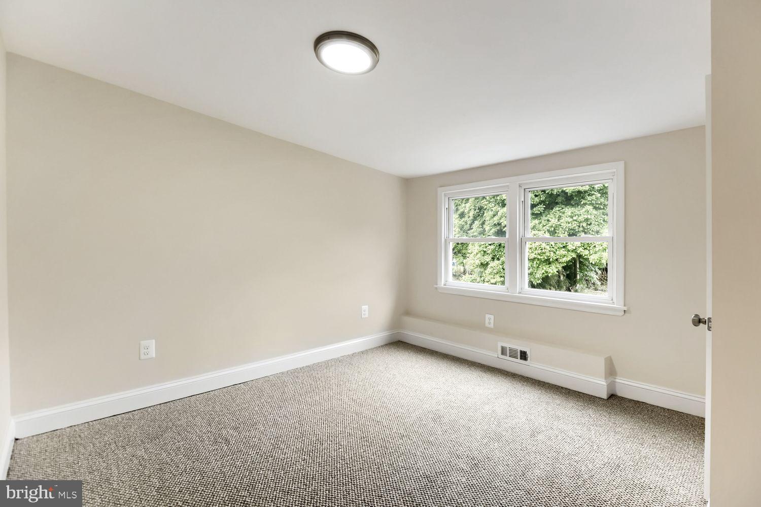 WINDSOR MILL - Residential