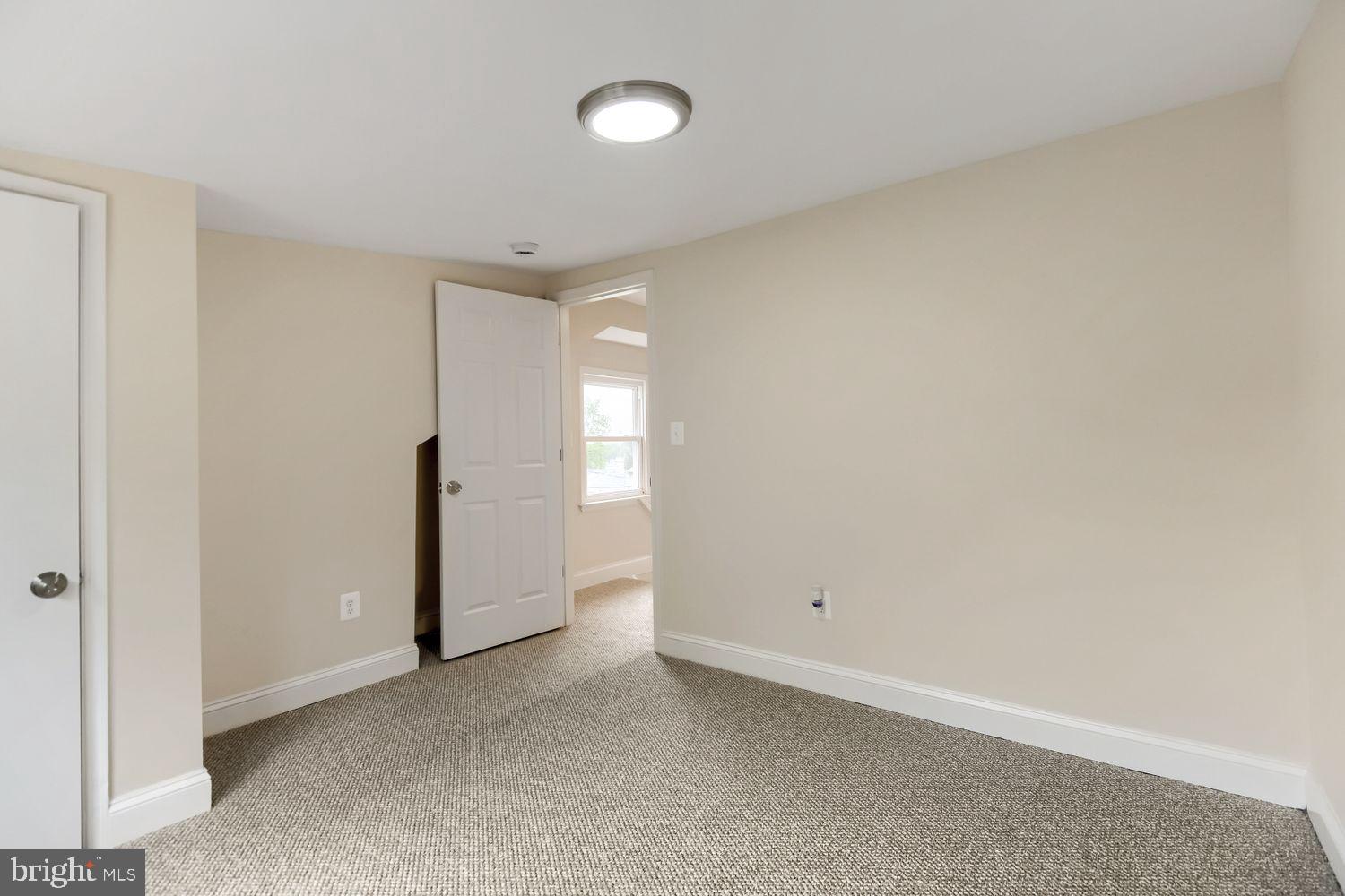 WINDSOR MILL - Residential