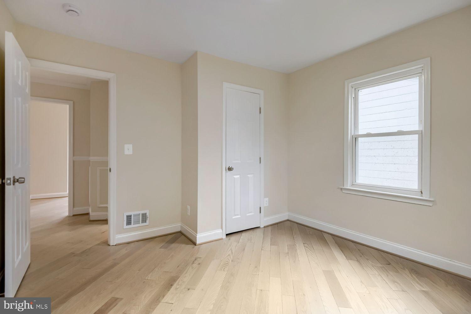 WINDSOR MILL - Residential