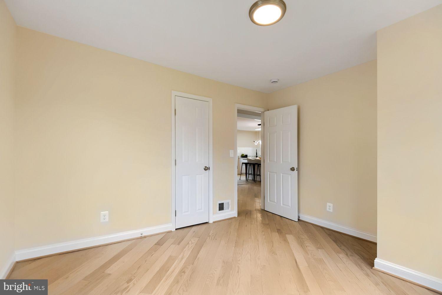 WINDSOR MILL - Residential